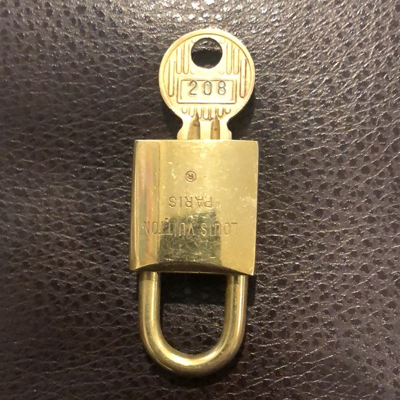 Vintage LV Louis Vuitton Padlock Lock & Key 208 - Picture 4 of 13